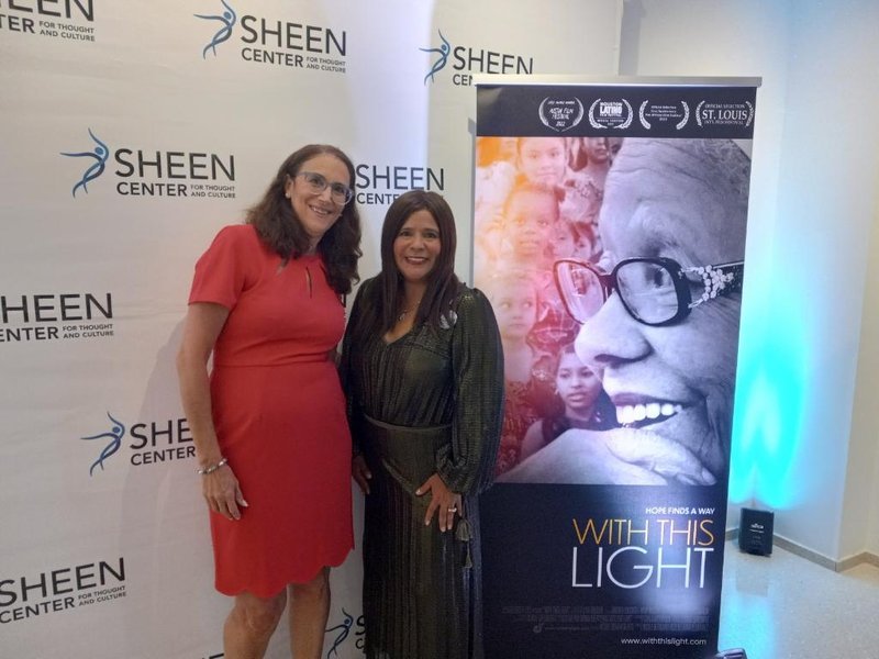 Sheen Center Presenta una Proyección del Documental 'With This Light'