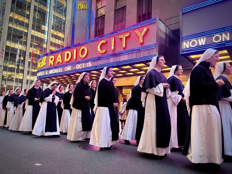 Four Thousand Take Part in NYC Eucharistic Procession