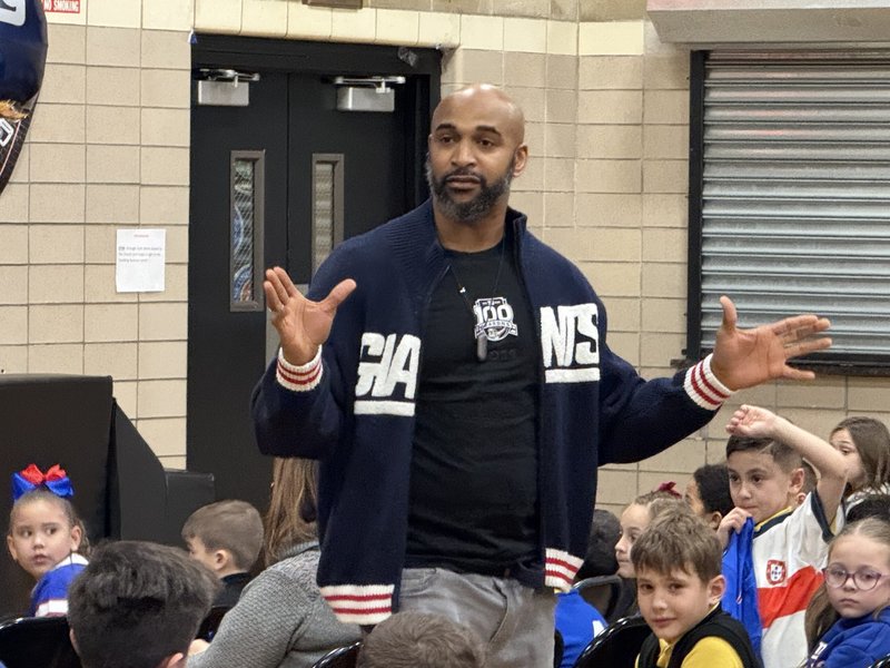 'Helmet Catch' Hero David Tyree Inspires Students at Bronx Catholic School