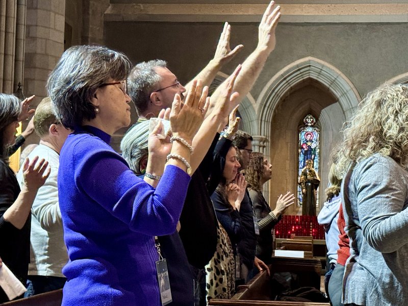 Holy Spirit Moves in the Bronx: New York Regional Encounter Opens With Power