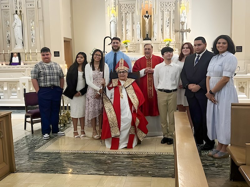 Mount St. Mary's College Students Receive Holy Sacraments