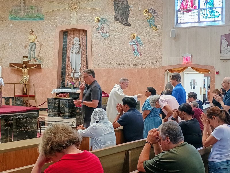 Las celebraciones del aniversario de la Madre Cabrini en Manhattan honran el legado de la santa y alientan la defensa continua de los inmigrantes