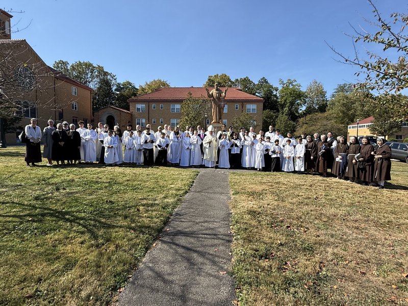 Hundreds Join Bishop Gerardo Colacicco for Mount Alvernia Mass