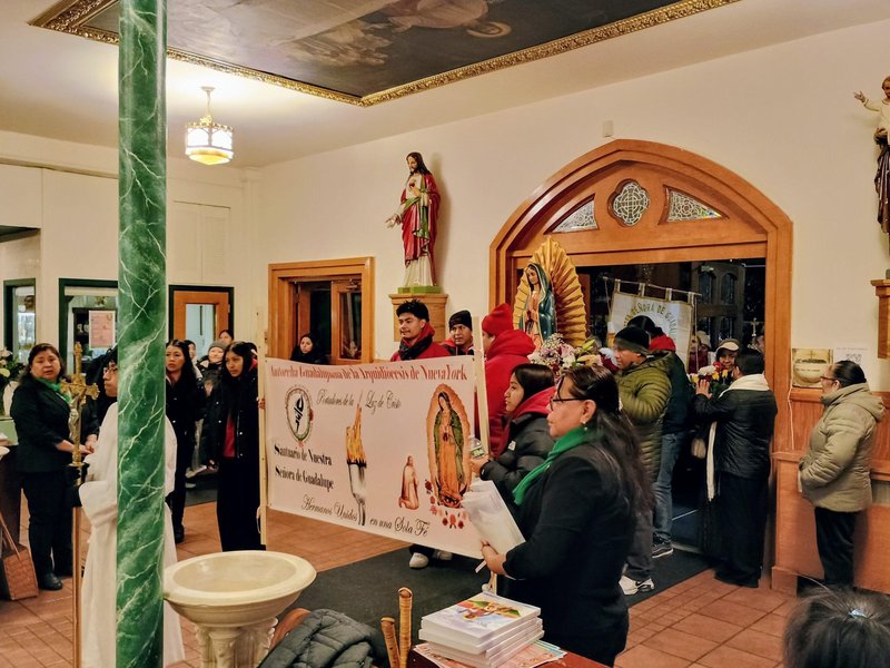 La estatua peregrina regresa al Santuario de Nuestra Señora de Guadalupe antes de su festividad