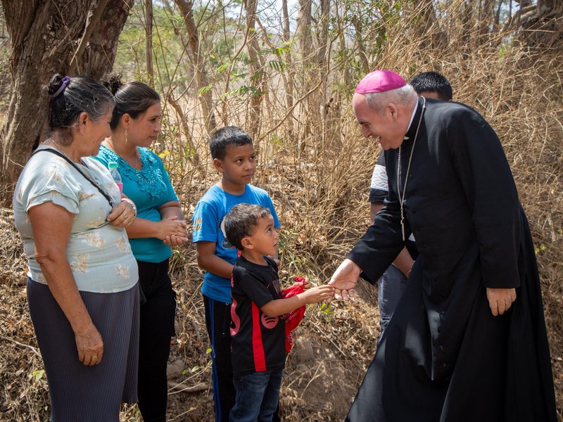 El Papa León dona $100.000 dólares al proyecto Agua Segura de CRS en El Salvador