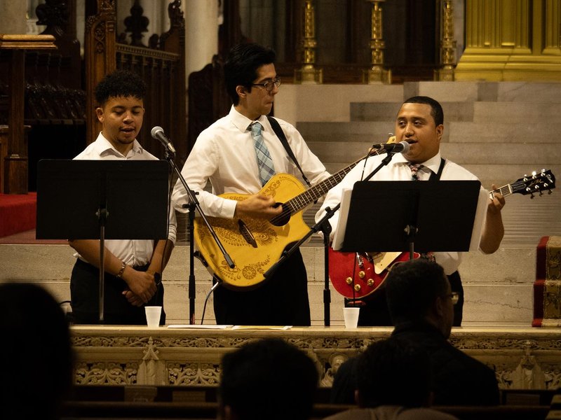 Jóvenes Adultos de Nueva York Ofrecen Reflexiones sobre el Congreso Eucarístico Nacional