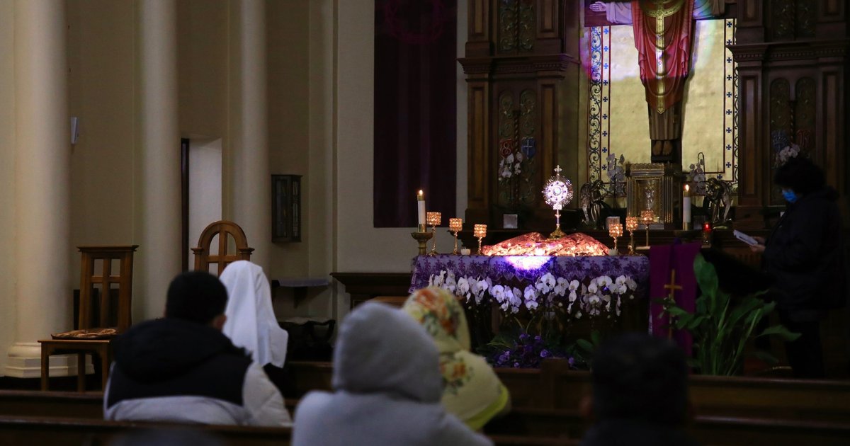 LA parishes take hybrid approach to engage Catholics in pandemic Lent ...