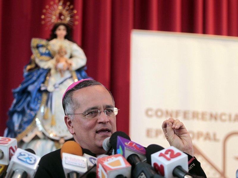 Dos sacerdotes nicaragüenses liberados celebran Misa en Miami con sus compatriotas en el exilio