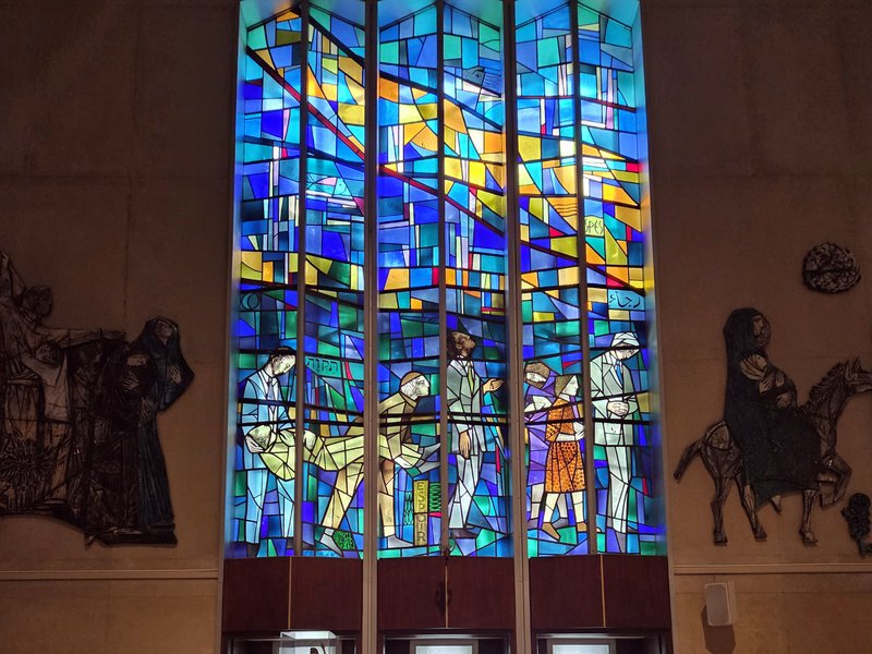 JFSJOLOP Holy Family Church Interior 2