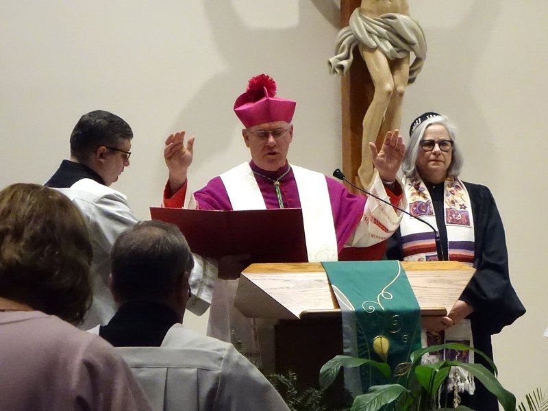 Study: American Catholics Have Favorable Views of Jews