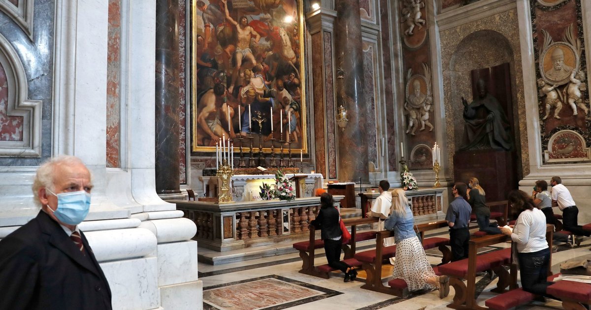 St. Peter's Basilica reopens to the public | Angelus News