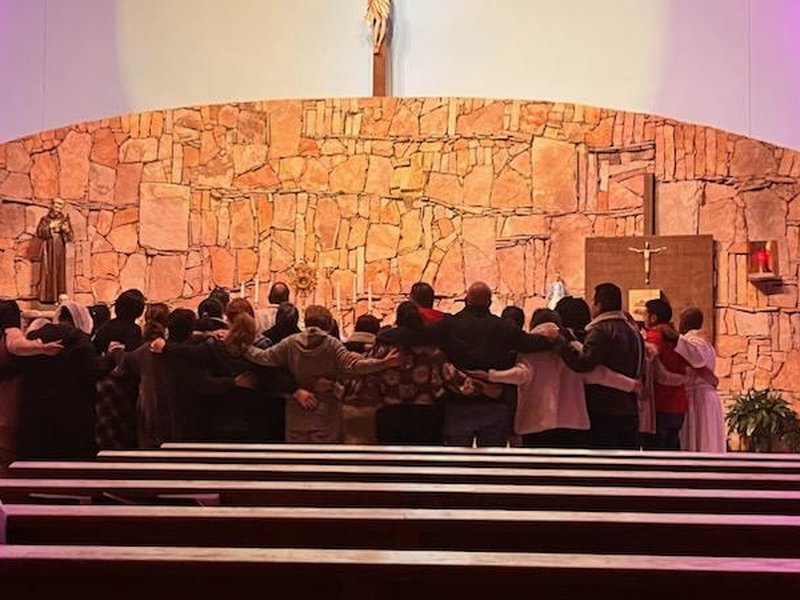 El evento de alabanza y adoración de Cuaresma continúa en el Bronx