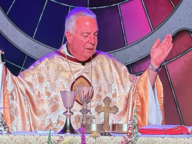 Tercer día del Congreso Nacional Eucarístico nuevamente con gran presencia de líderes hispanos