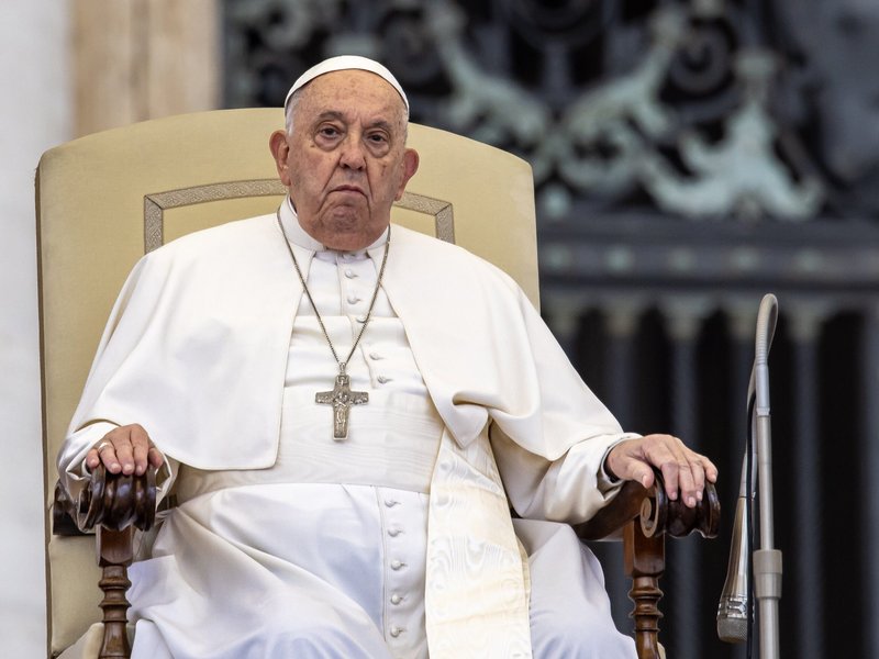 Pope Approves Simplified Rites for Papal Funeral, Burial