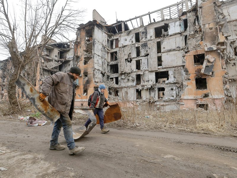 US Extends Stay for Thousands of Ukrainians as War Enters Second Year