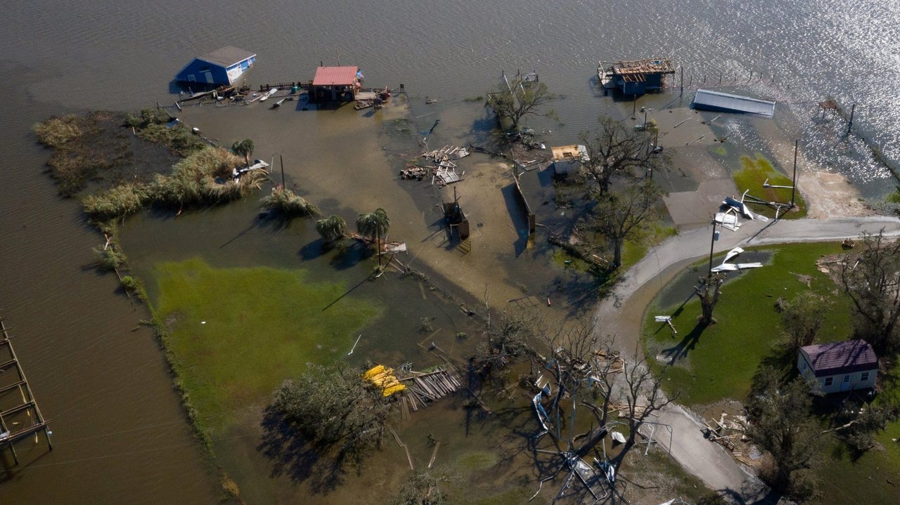 Laura's wreckage too close and too familiar for Houston Catholics ...