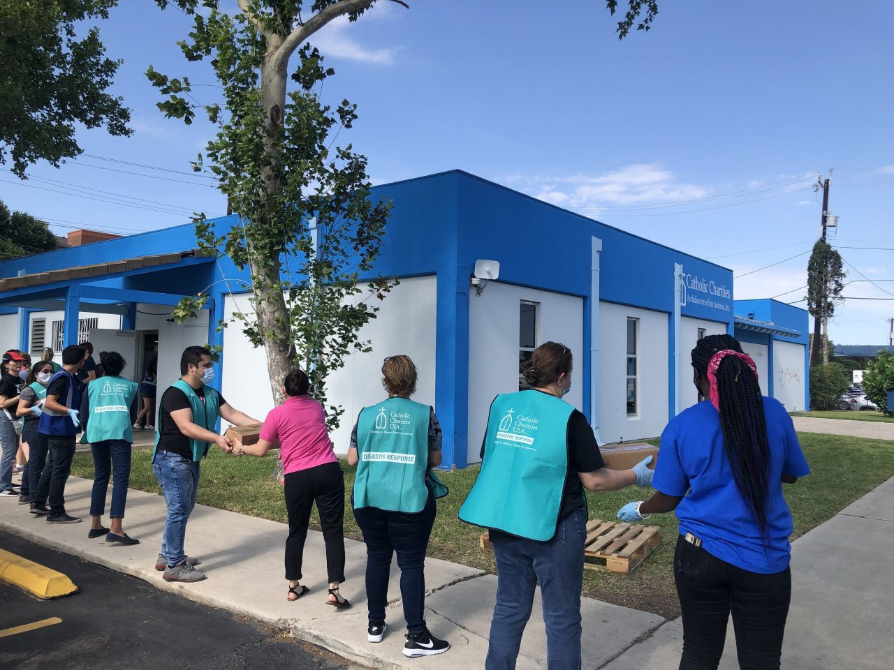 Once again, Catholic agencies step in to help minors at the border ...