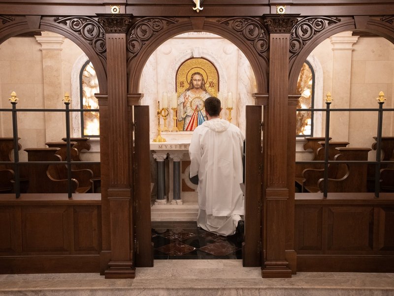 Sínodo revela cómo capillas parroquiales de adoración perpetua avivan los corazones