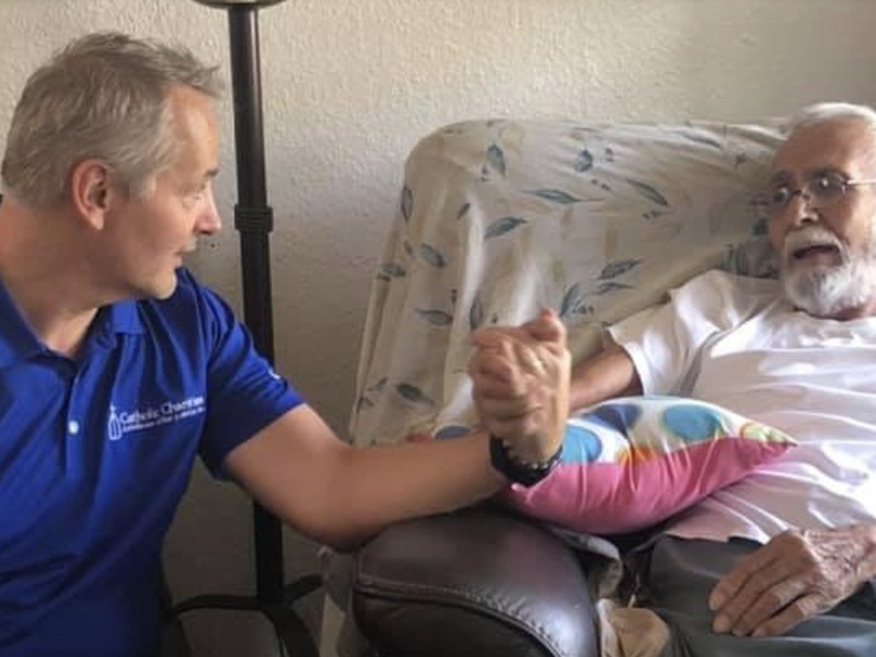 Caridades Católicas anuncia a J. Antonio Fernández como nuevo director ejecutivo, monseñor Sullivan pasará a desempeñar el cargo de director ejecutivo emérito 