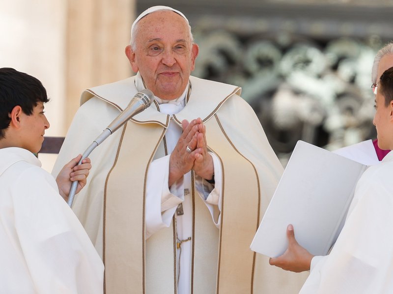 Pope Tells Children Joy is Good for the Soul, Always Help Others