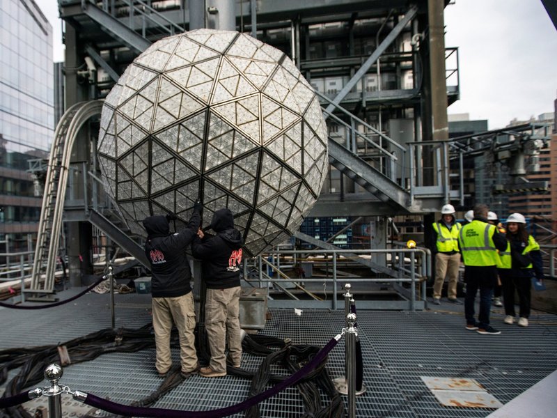 Holy Homework: Consider an Easy New Year’s Resolution