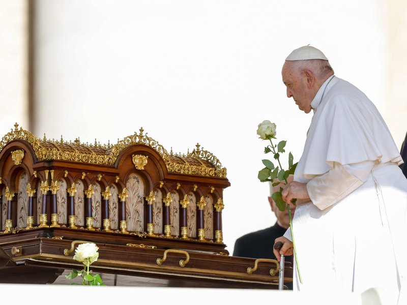 Pope Thanks Well-Wishers for Prayers; Vatican Says Recovery Going Smoothly​