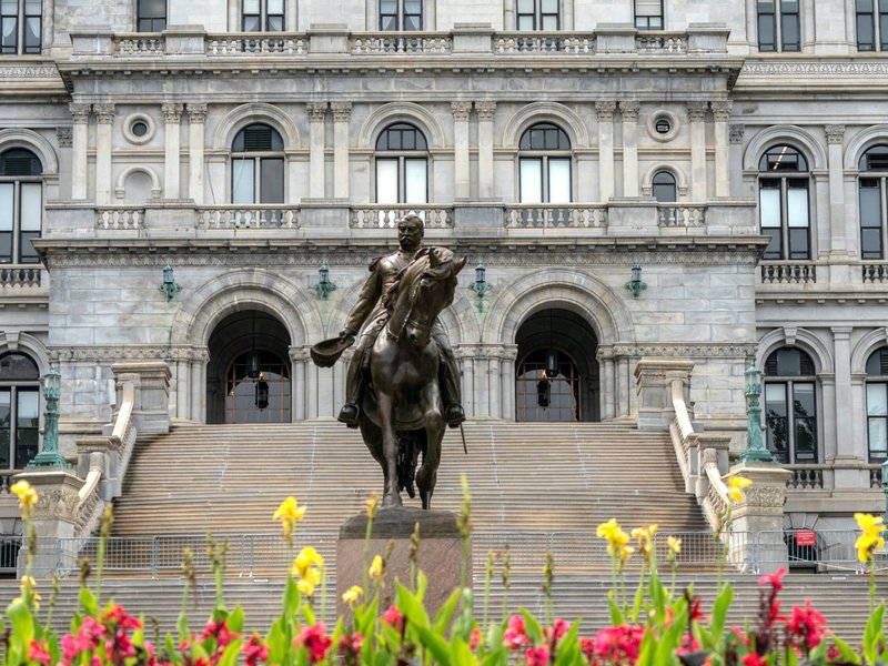 New York Lawmakers Aim to Shield Abortion Doctors from Out-of-State Prosecutions