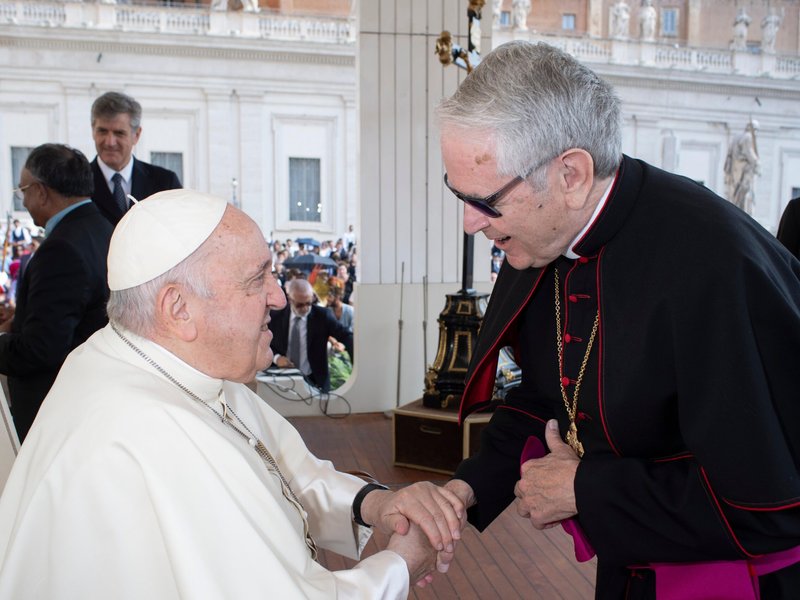 Betting on Unity: Pope Gives Pallium to Las Vegas Archbishop
