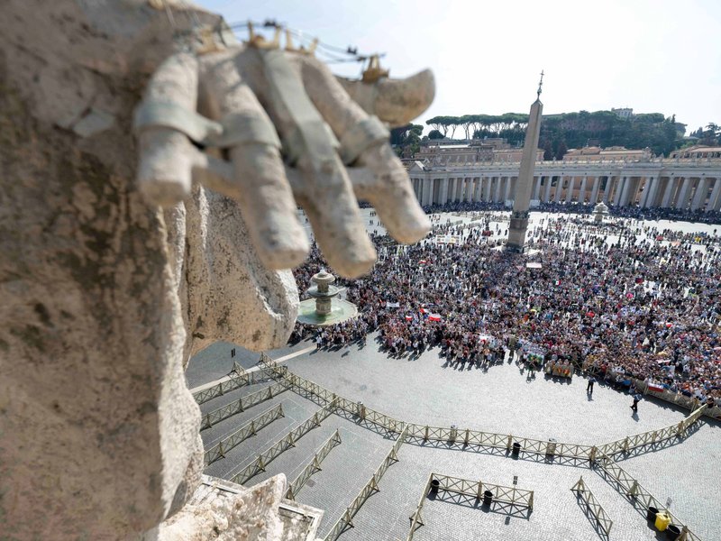 Pope Francis Prays for Peace in Israel and Palestine