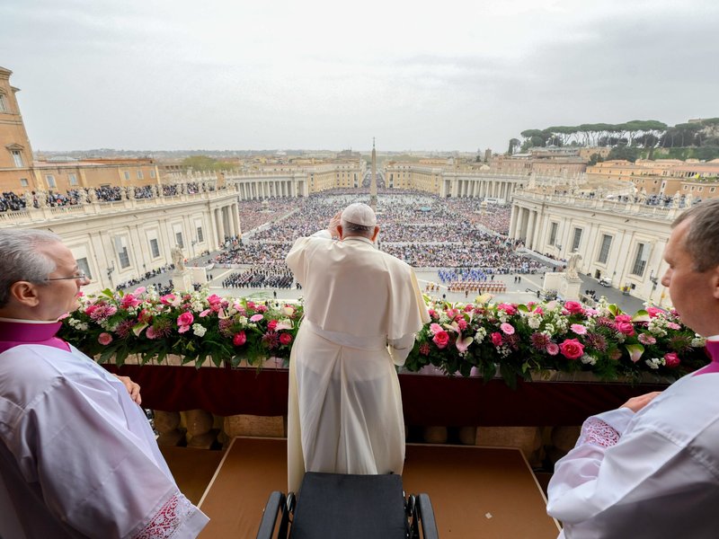 On Easter, Pope Francis Asks Christ to 'Roll Away' the Stones of War Worldwide