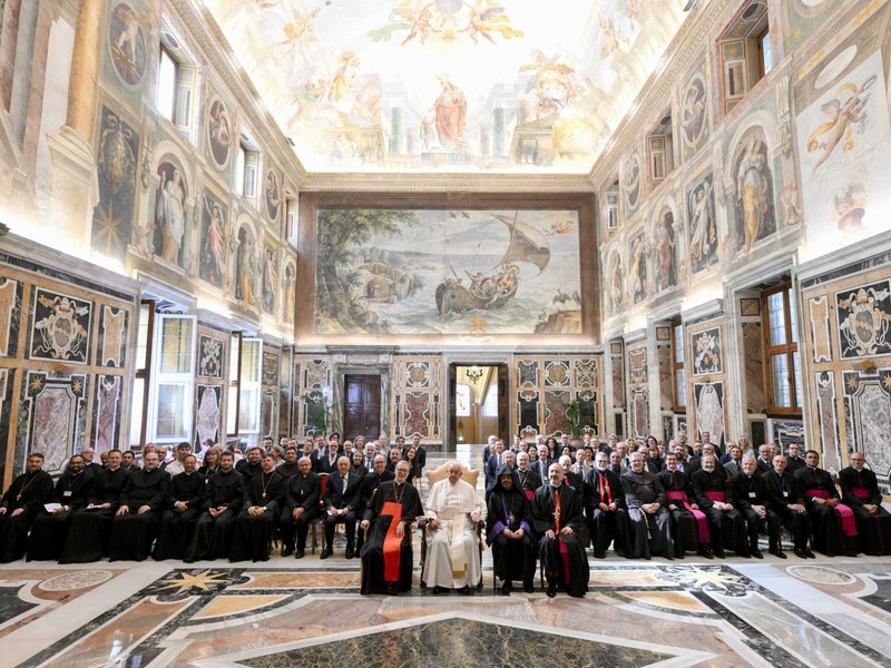 Whole Church Called to Support Christians in Middle East, Pope Says