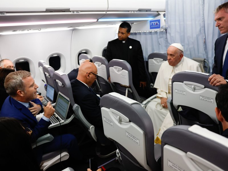 Pope Praises Prayerful Solidarity with Persecuted Christians