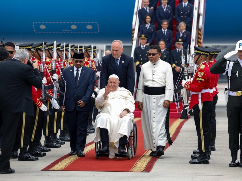 El Papa llega a Indonesia al inicio de una gira por cuatro países