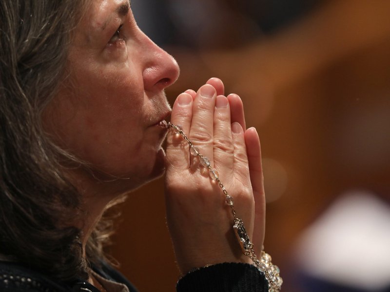 Host of New 'The Rosary in a Year' Podcast Hopes People 'Fall in Love' With the Prayer