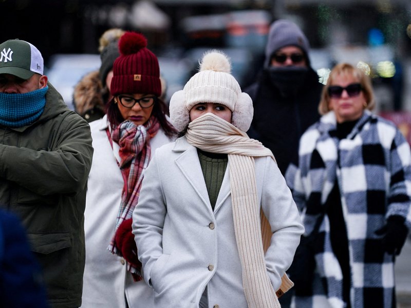 Organizaciones benéficas se preocupan por los riesgos para las personas sin hogar en medio del frío extremo