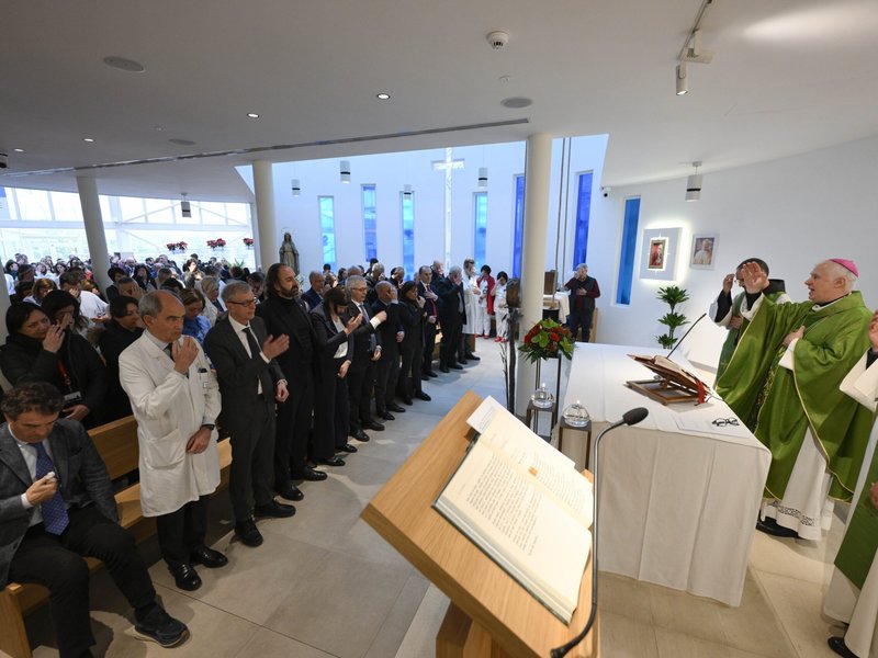 El Papa en el hospital: ligera mejora de su estado de salud