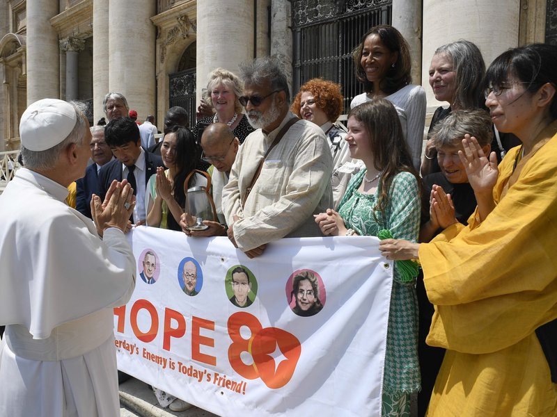 Pope, U.S. Bishops Ask Faithful to Pray for Peace