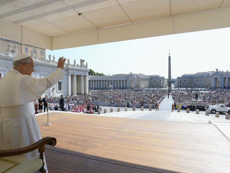 Pope Calls for Nuclear Disarmament, Real Commitment to Peace