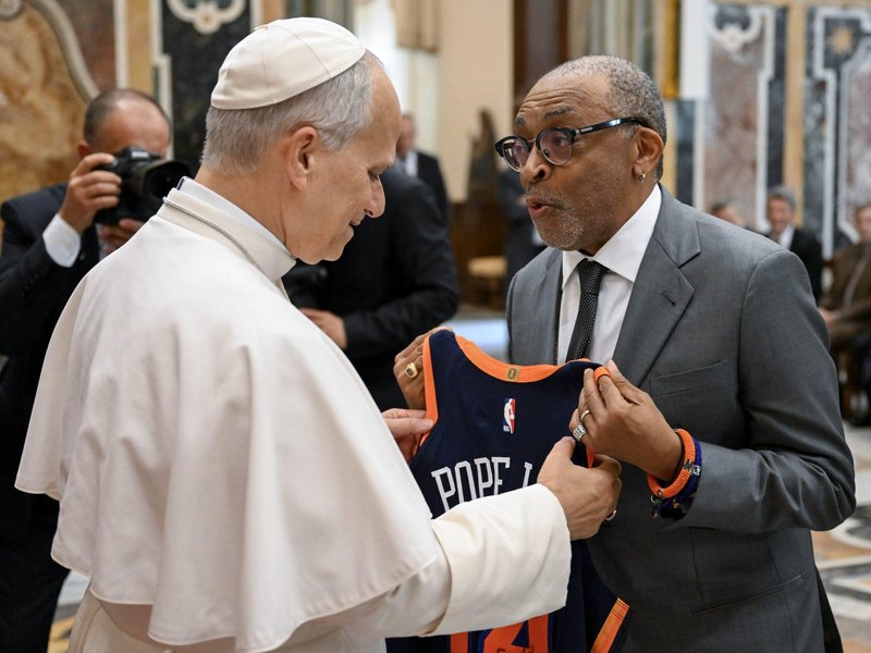 Pope Asks Big Names in Film to Continue to Challenge, Inspire, Give Hope