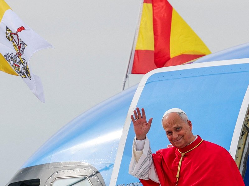 El papa León llega a España e insta a poner fin a la polarización y pide una 'renovada fidelidad' al Evangelio