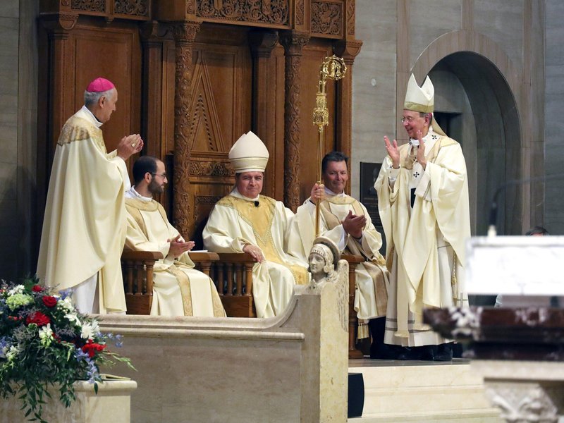 El nuevo obispo de West Virginia dice a los fieles que llega a la diócesis como 'su hermano y pastor'