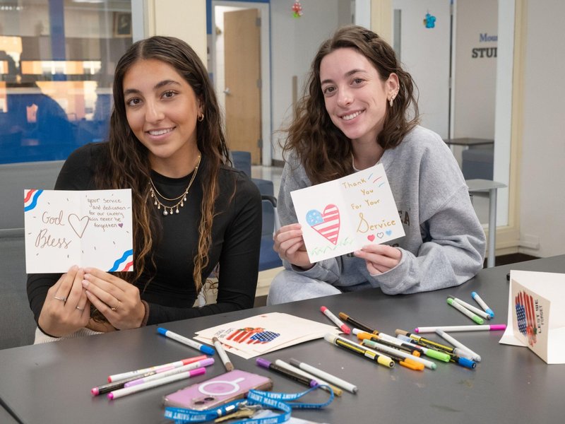 Mount Students Pen Thank You Cards to Local Veterans