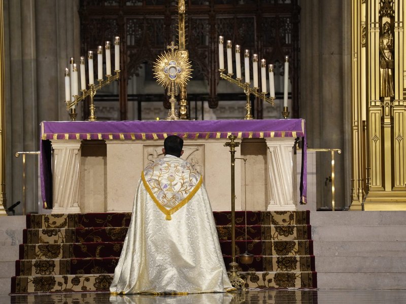 Young Adult Mass at Saint Patrick’s Cathedral Highlights Rising Renewal Among Young Catholics 
