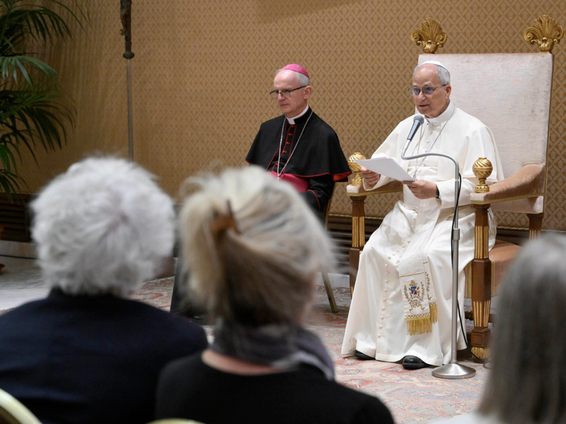 Pope Leo Hosts Pulitzer Prize-Winning Authors at Vatican for Discussion on Power of Written Word