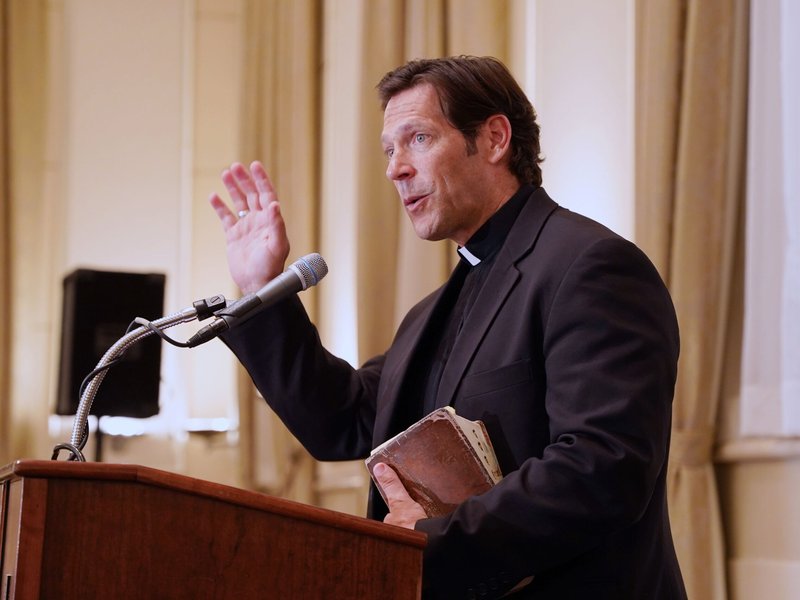 Father Mike Schmitz: Public Eucharistic Procession Participants Must Overcome Distractions