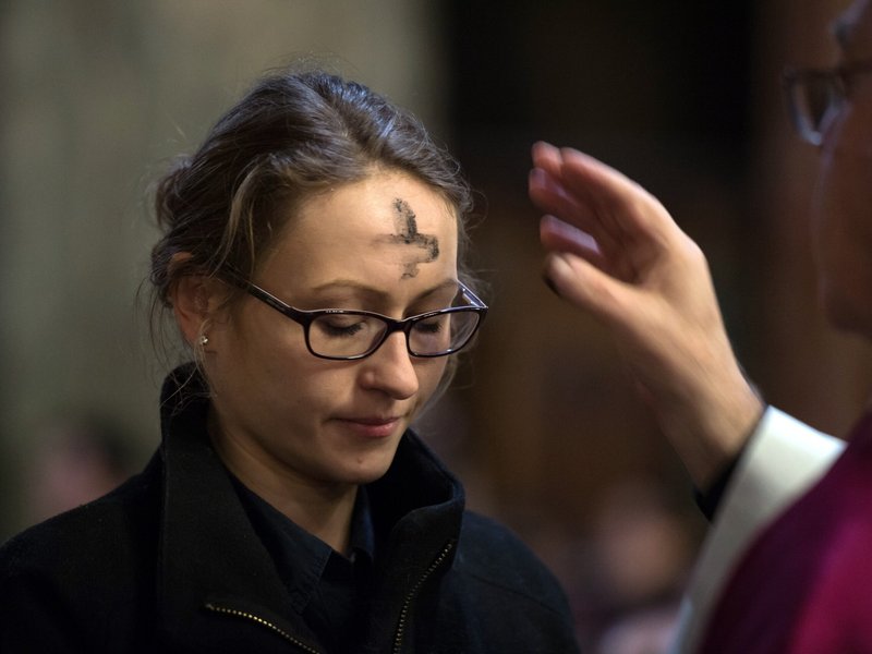 Catholic Experts Share Tips for Navigating Ash Wednesday and Valentine's Day