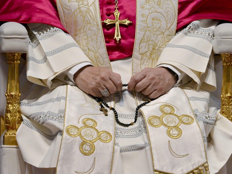 El papa León pide a los católicos del mundo rezar el rosario por la paz el 30 de mayo