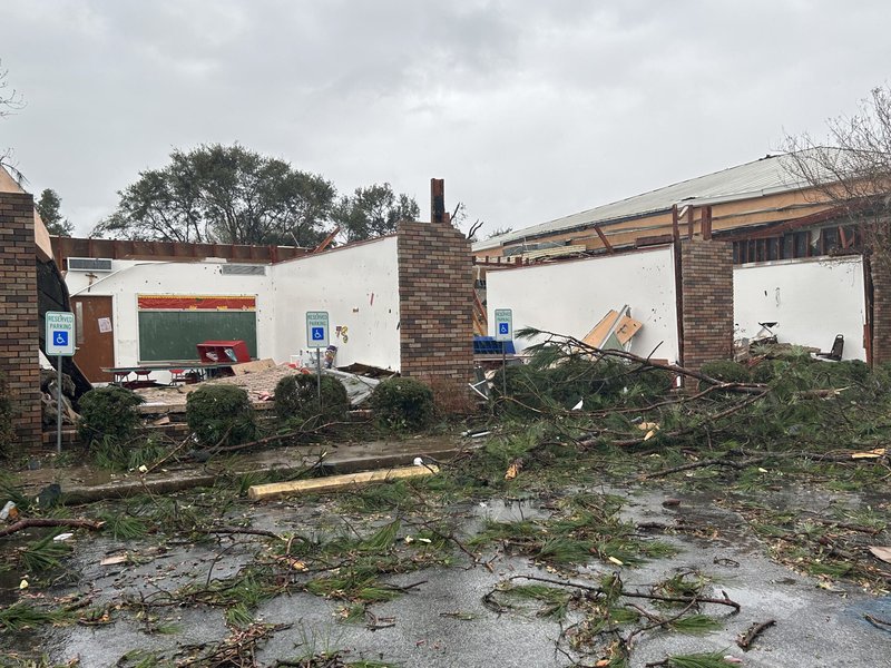 Parroquia católica de Texas comienza el camino hacia la restauración de edificios afectados por el tornado EF3