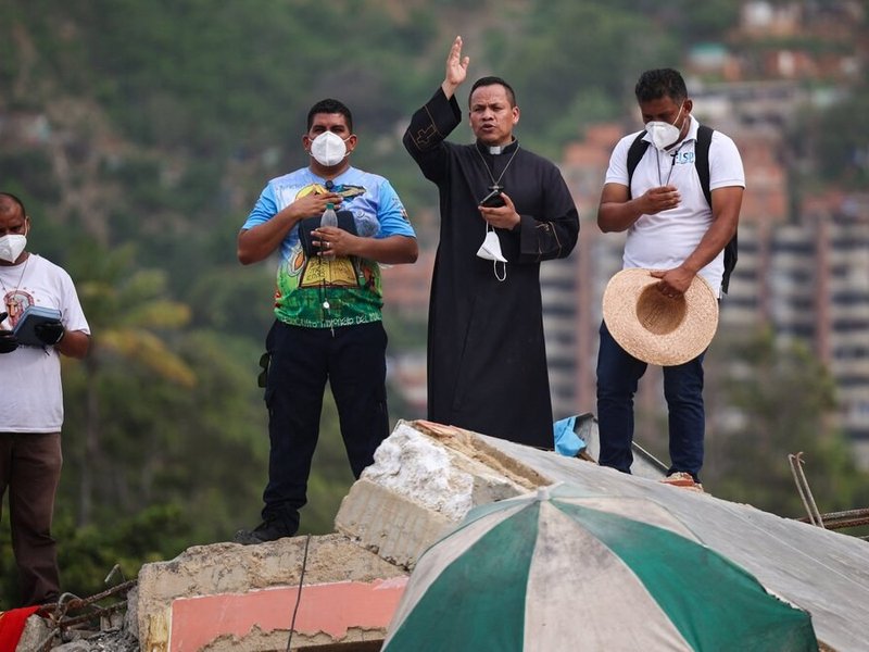 Párroco de La Guaira: No dejen de orar por Venezuela
