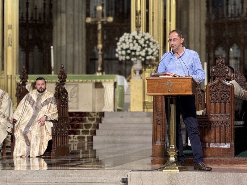 La fe católica sale a las calles de Manhattan con la procesión del Instituto Napa